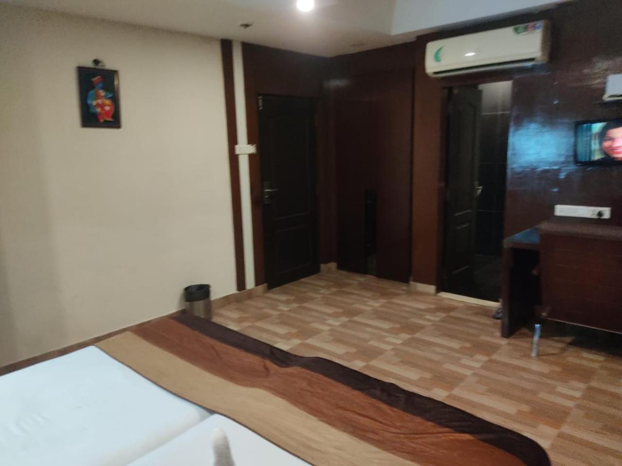 Hotel Ambassador Chocolate Inn Kalyani Exterior foto